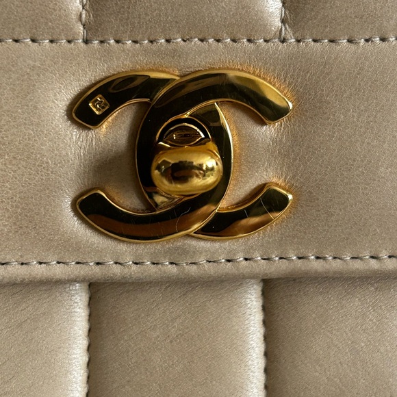 Chanel Vintage Mademoiselle - Picture 12 of 16